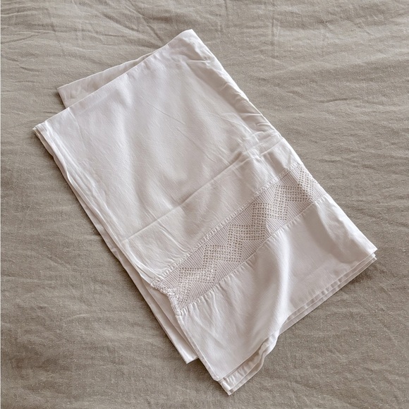 Antique Linen Bedsheet with Handwork Border - Picture 8 of 8